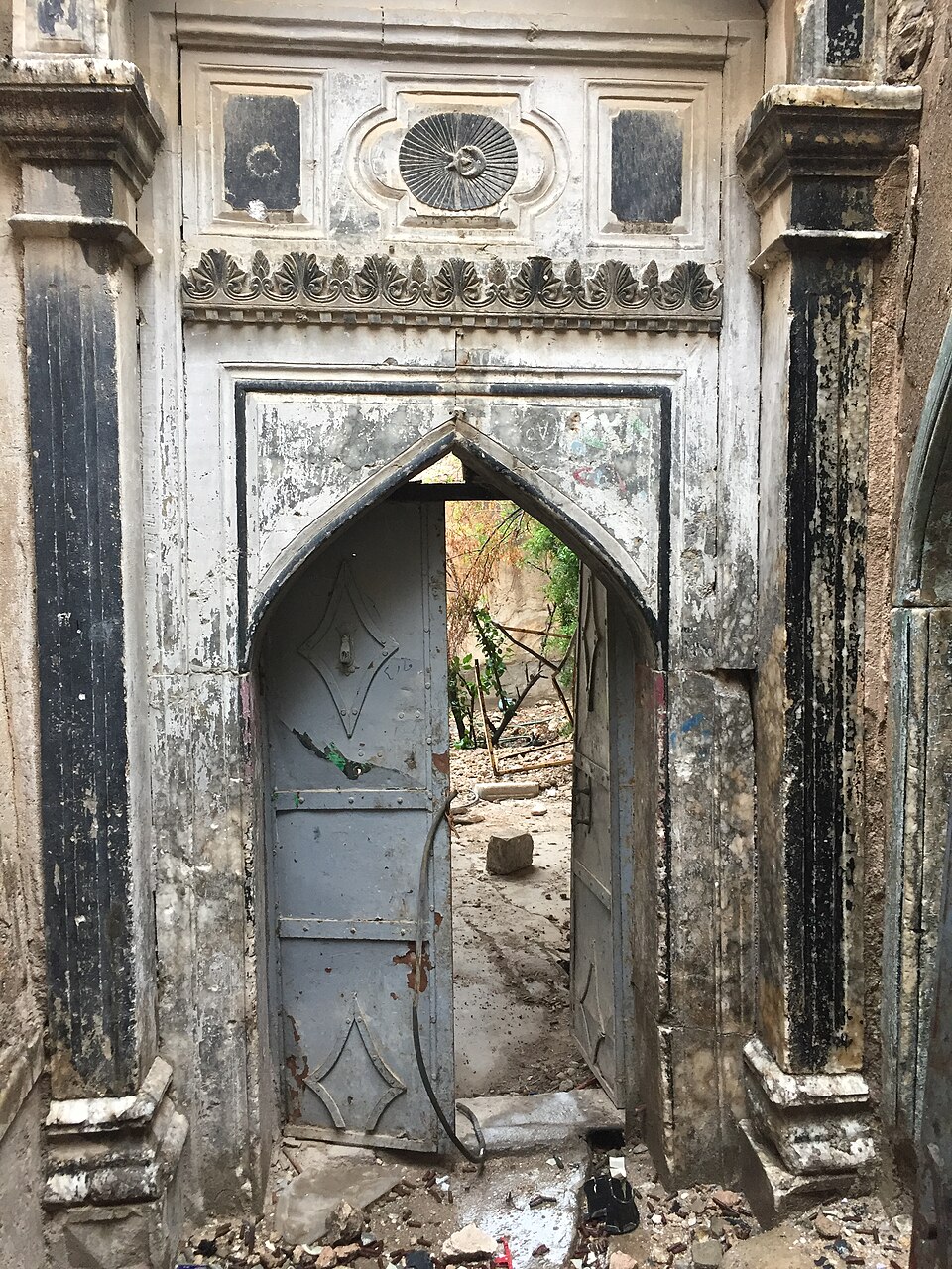 Sassoon Synagogue of Mosul — Site photograph: the entrance of the Sassoon Synagogue in Mosul, photographed in 2018.