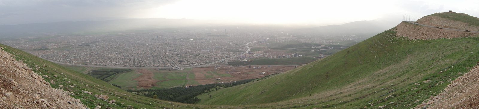 Jewlakan Jewish Quarter, Sulaymaniyah — City context: a panorama over Sulaymaniyah. It places the Jewish quarter and cemetery records within their mountain-city setting, not at an exact heritage point.
